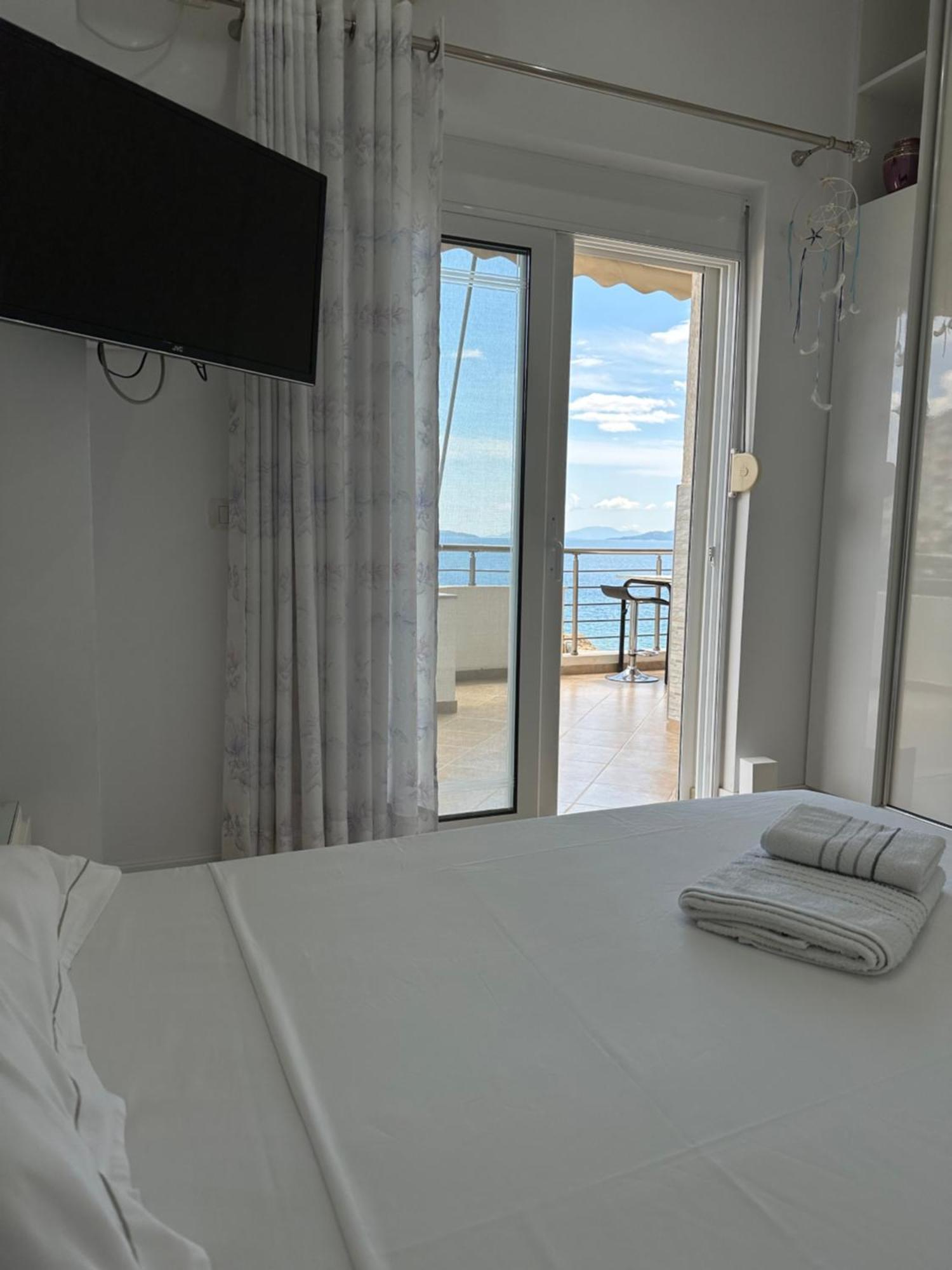 Luxy Coral Aparts Apartment Sarande Exterior photo